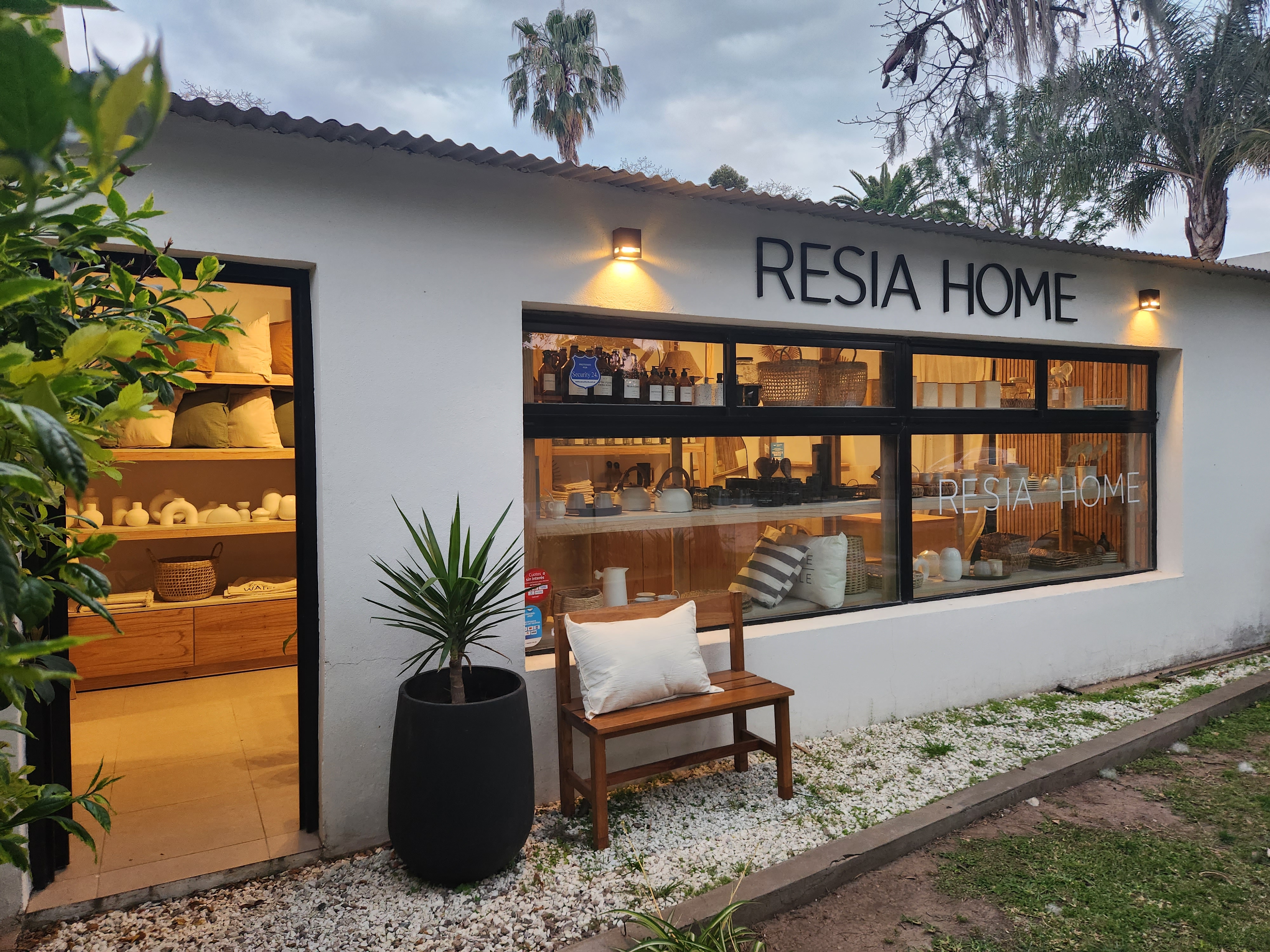 RESIA HOME llega a Funes con una propuesta de decoración a buen precio y calidad 
